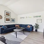 3 Bedroom Awesome In Holiday home *
